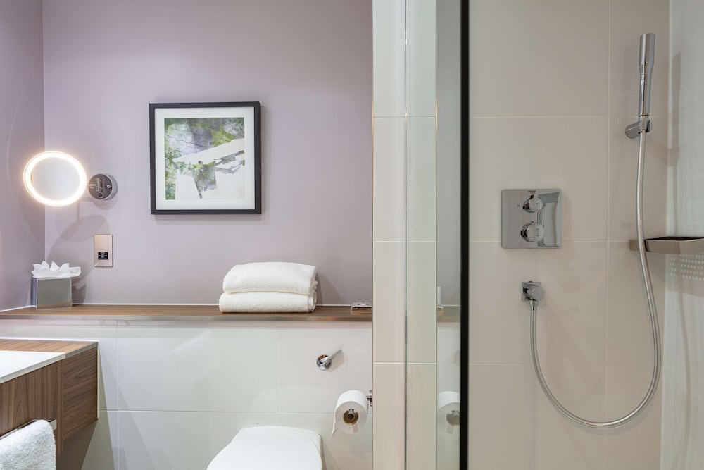 Doubletree By Hilton Edinburgh Airport 14/84