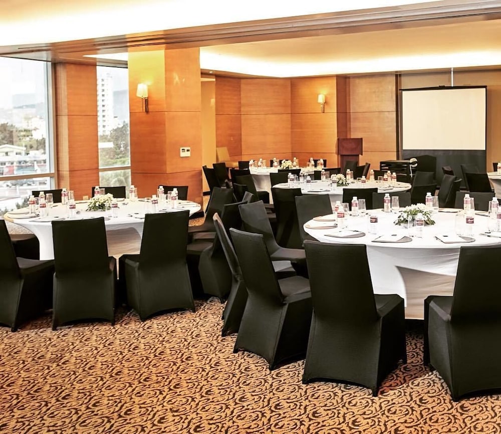 Quest Serviced Residences 32/35
