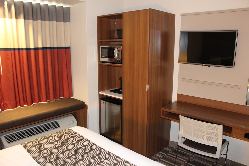Microtel Inn And Suites By Wyndham Sweetwater 13/34