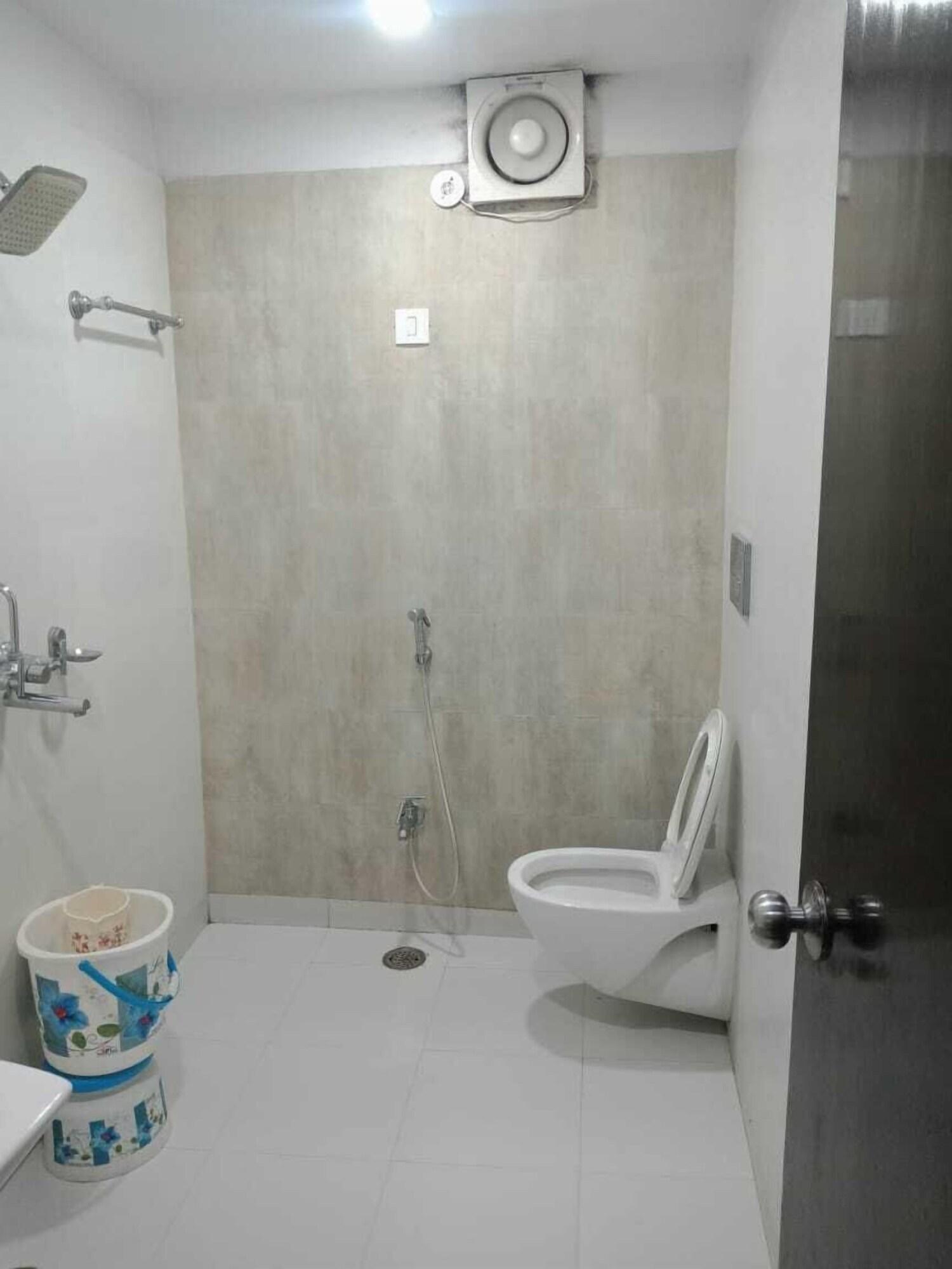 Hotel Mandakini Lush 25/28