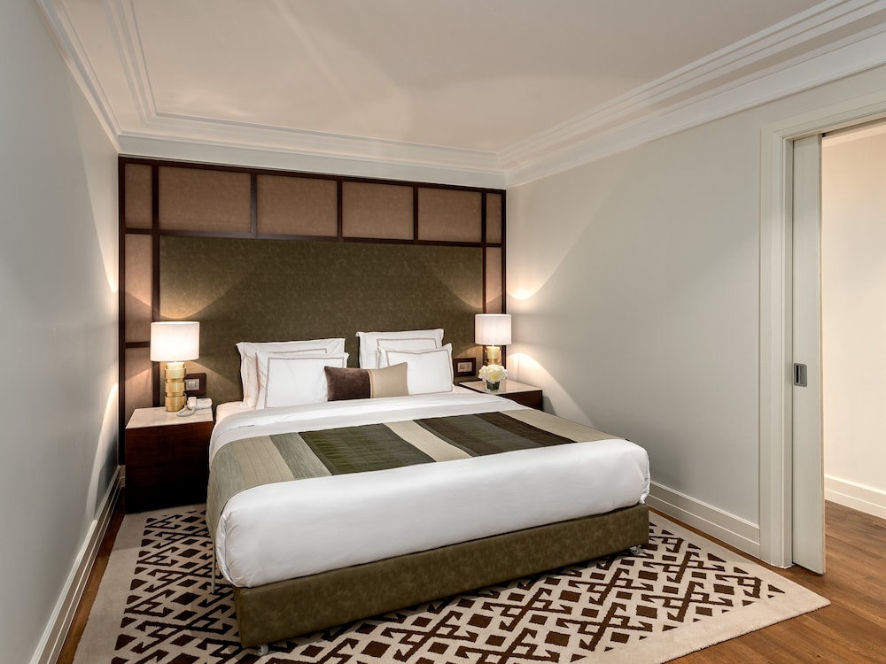 Executive, Suite, King Bed, Terrace