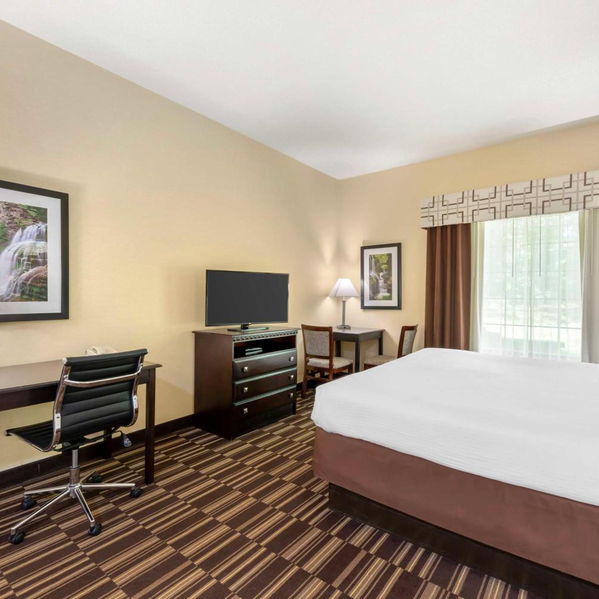 Room, King Bed, Hot Tub