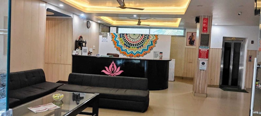 Oyo 1811 Hotel Leisure Palace 16/26