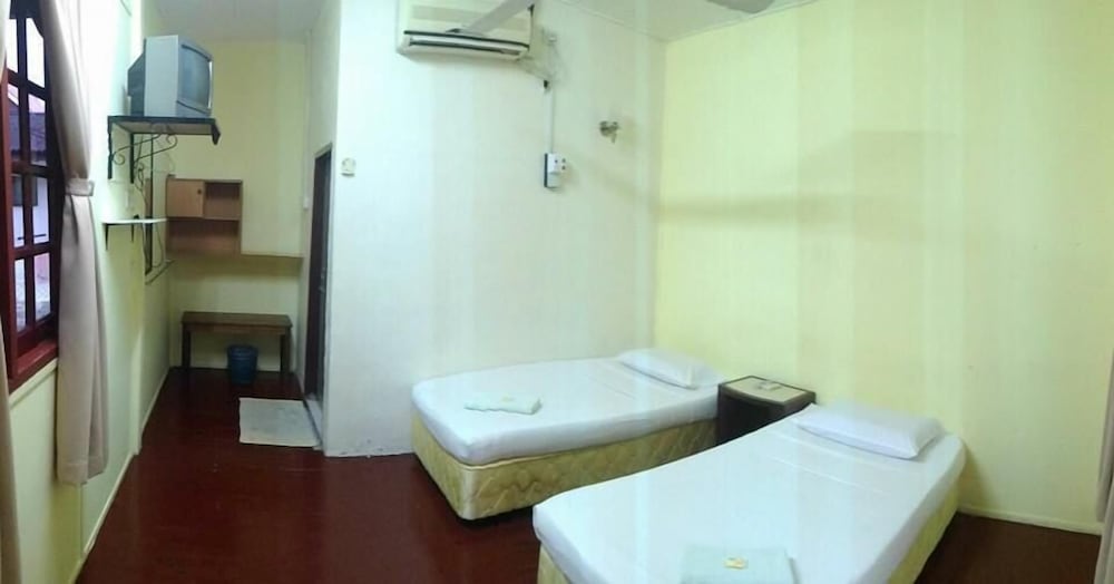 Budget Beach Resort 14/20