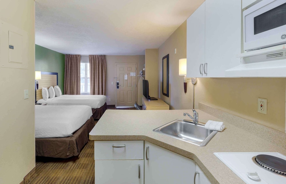 Extended Stay America - Fayetteville - Owen Dr. 33/37
