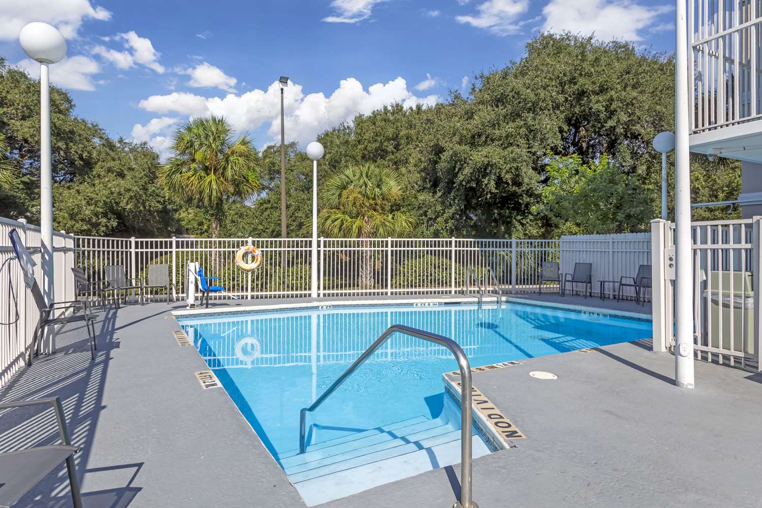 Quality Inn & Suites St Augustine Beach Area 9/20