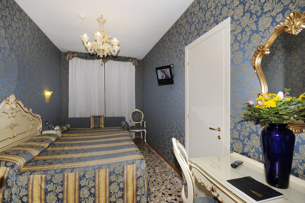 Lobby at Il Mercante Di Venezia, VENICE