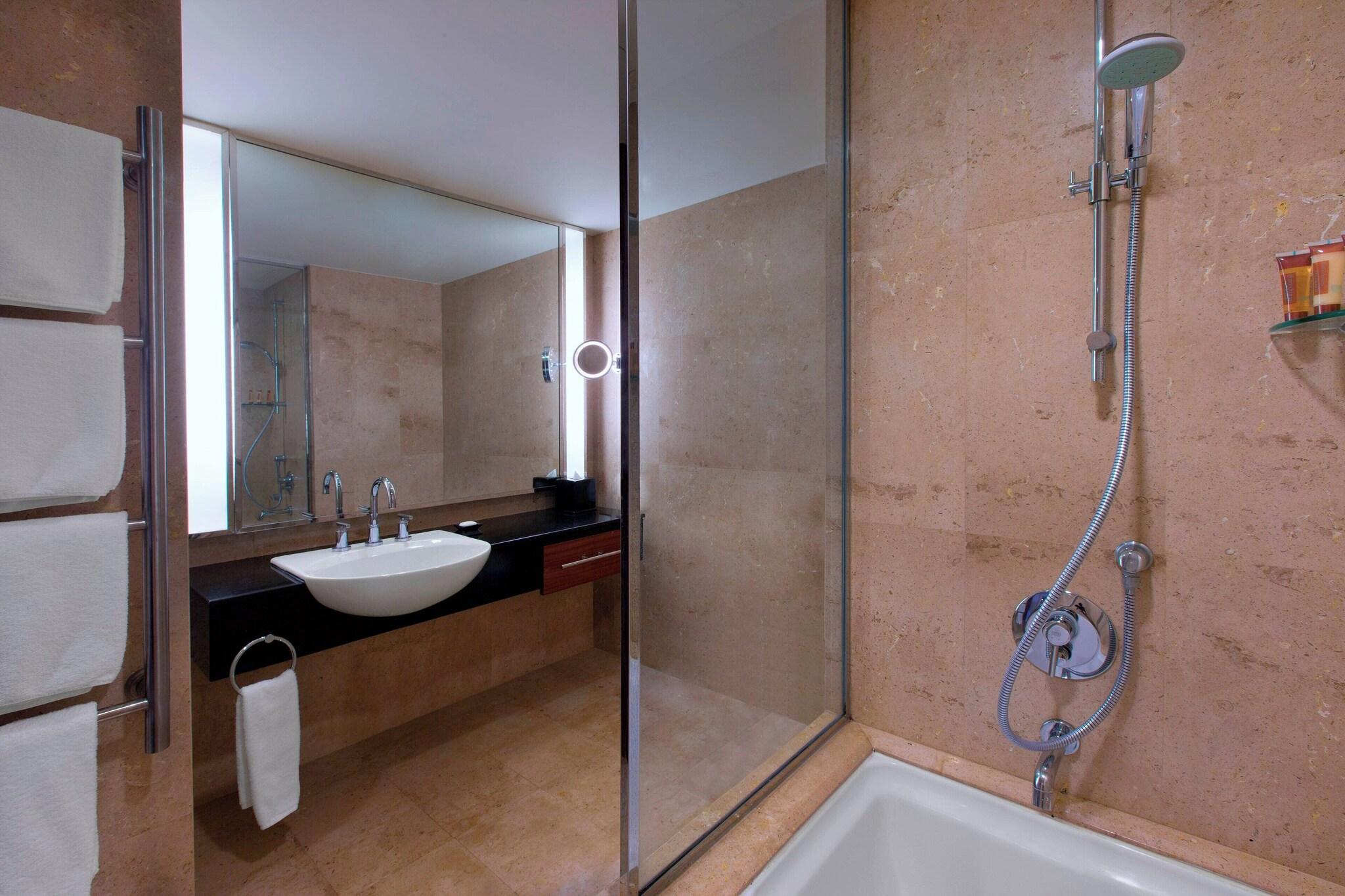 غرفة ديلوكس بسرير مزدوج بإطلالة، Royal Orchid Sheraton Riverside Hotel Bangkok 5/5