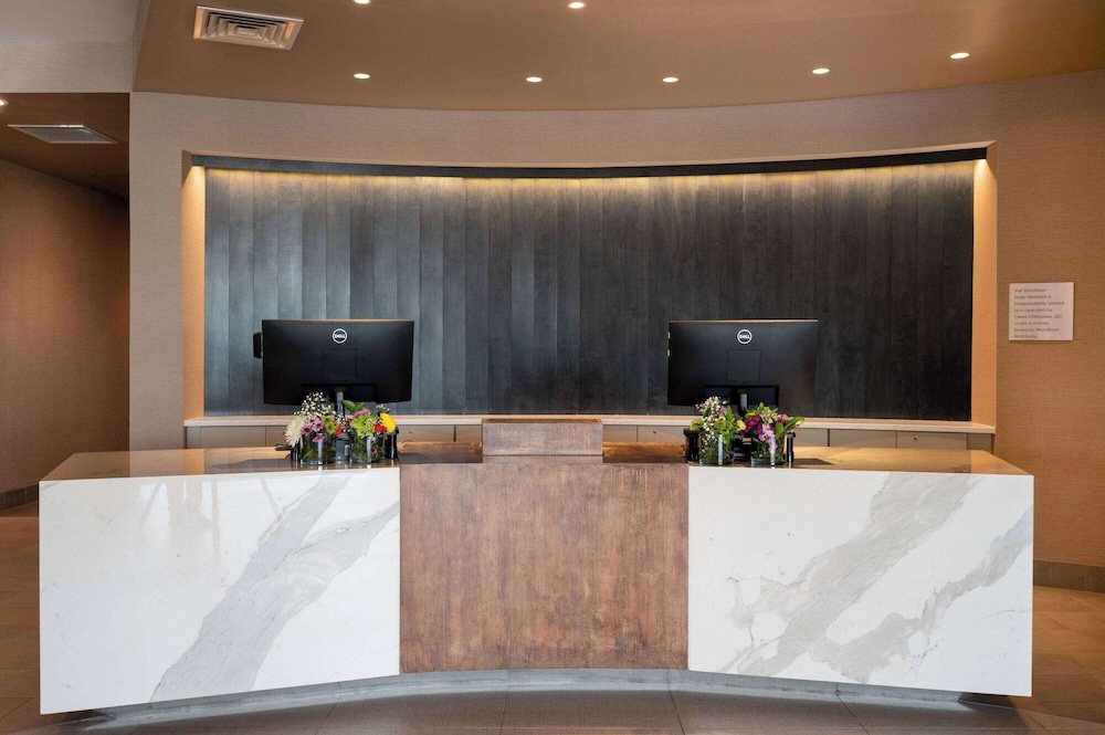 Wyndham Westfield 3/42