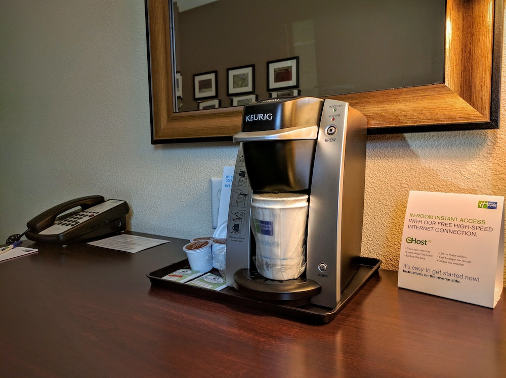 Holiday Inn Express Hotel And Suites Merced 31/52