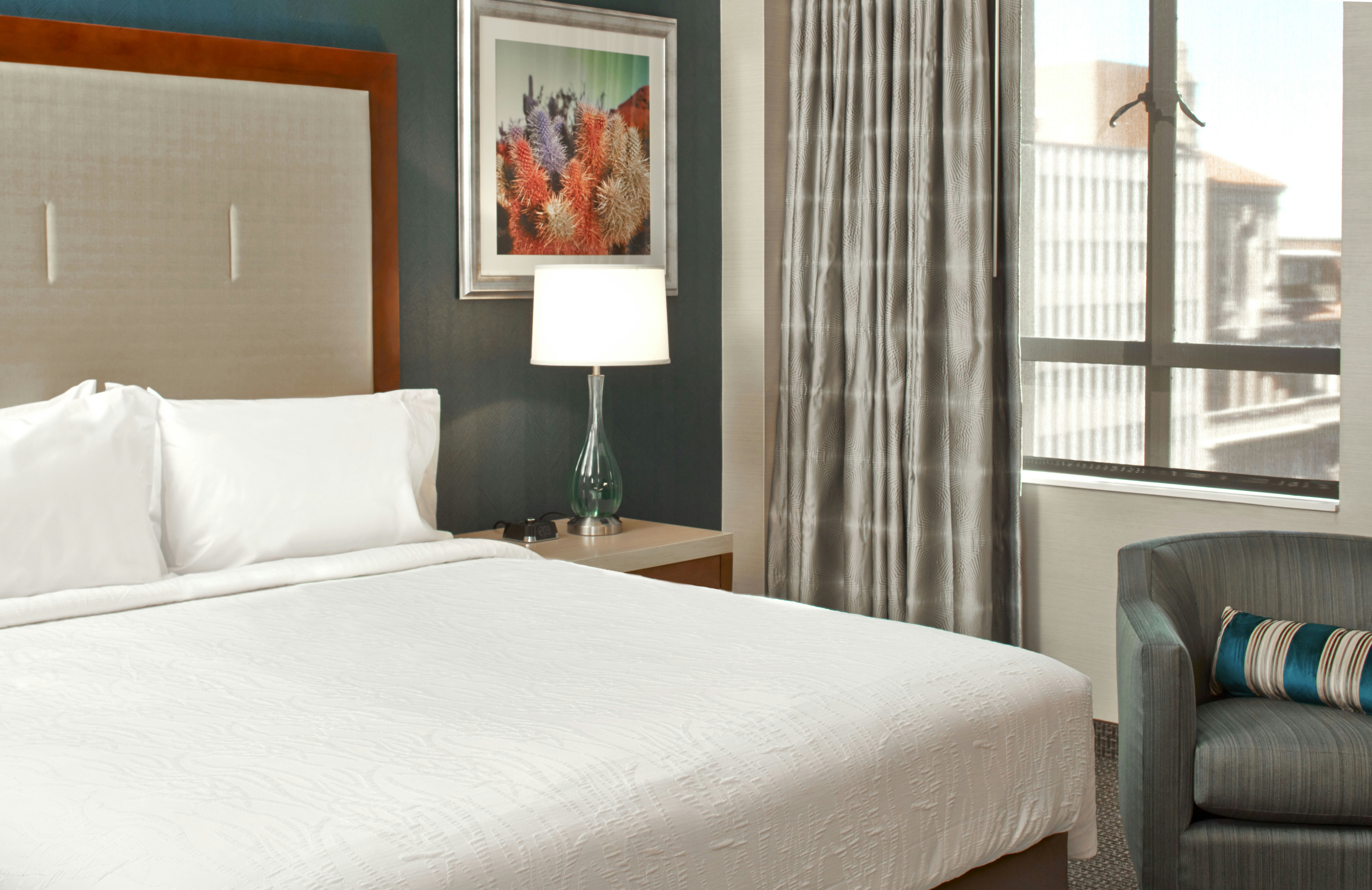 ROOM, KING BED, ACCESSIBLE
