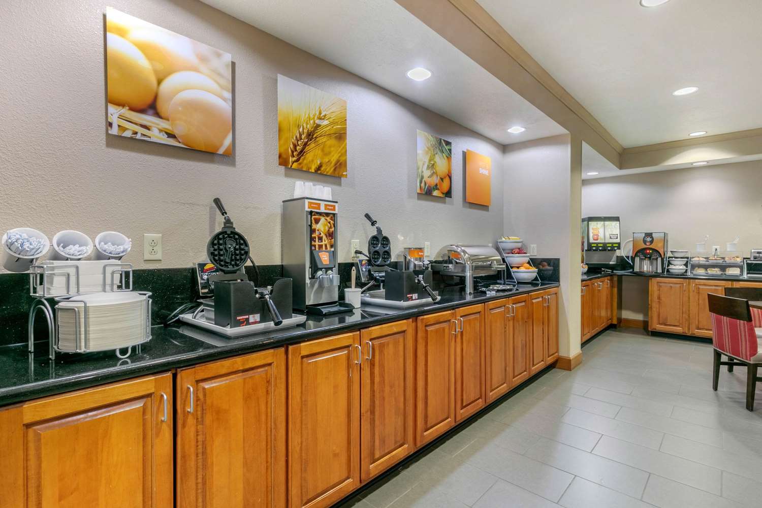 Comfort Suites Hopkinsville near Fort Campbell 4/15