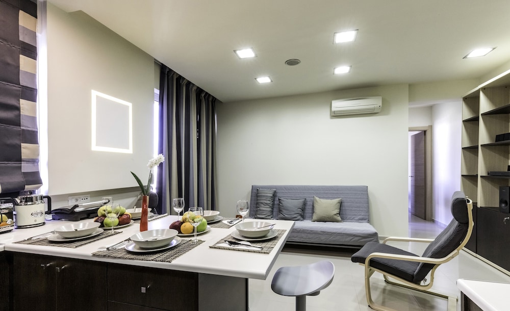Rhodes Central Suite 29/38