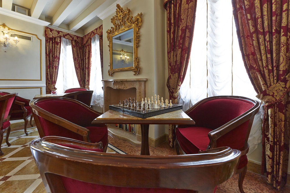 Canal Grande Hotel 30/36