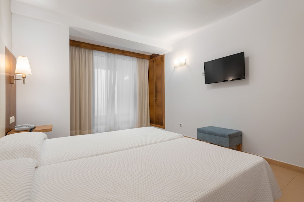 Hotel Cala Bona 26/72