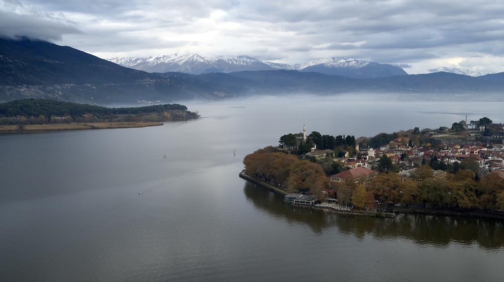 The Lake Hotel 25/30