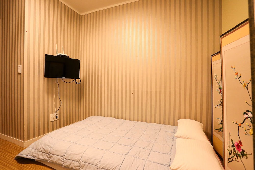 MAMA GUEST HOUSE 19/67