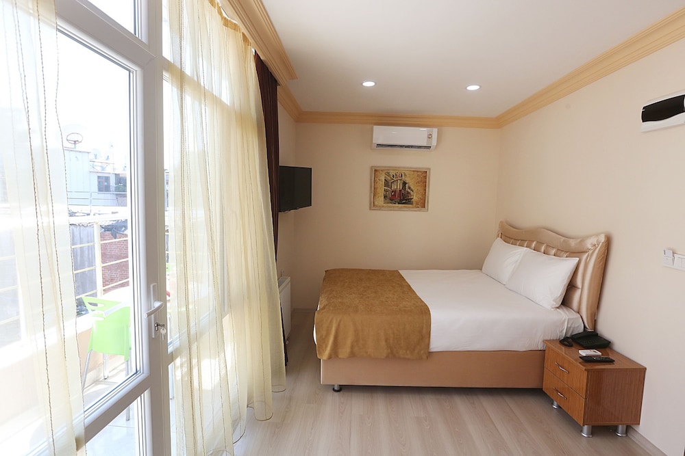 Taksim Maxwell Hotel 12/62