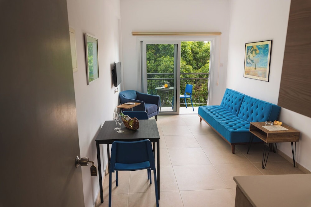 Chrielka Hotelsuites 25/43