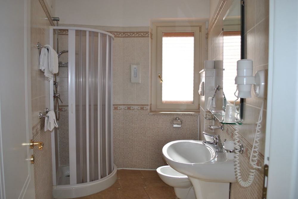 Hotel Ristorante Borgo La Tana 48/50
