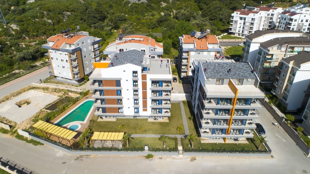 Mene Suites 24/33
