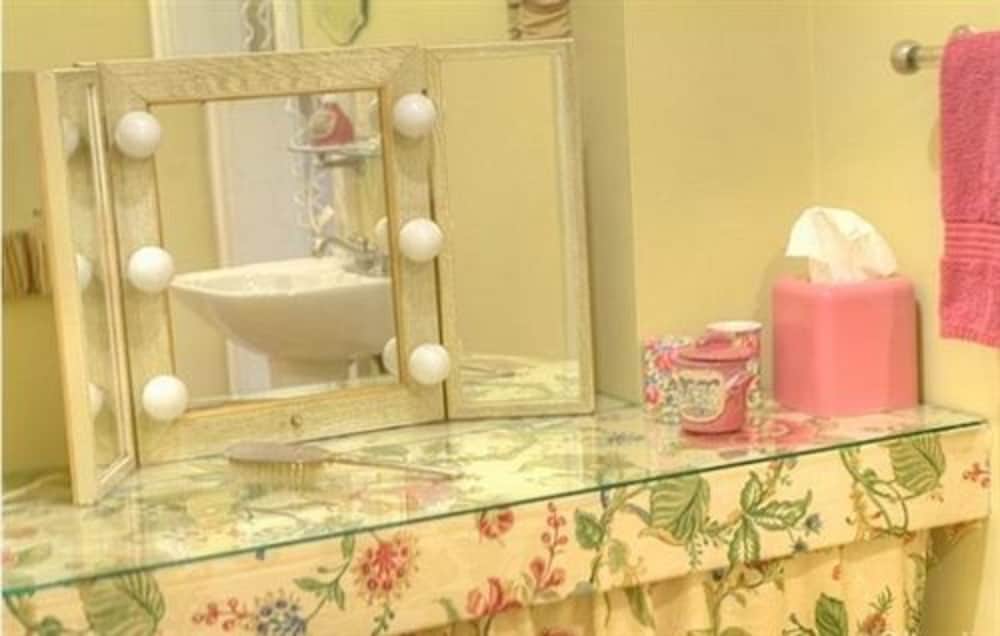 Oliver Inn Bed and Breakfast 53/54