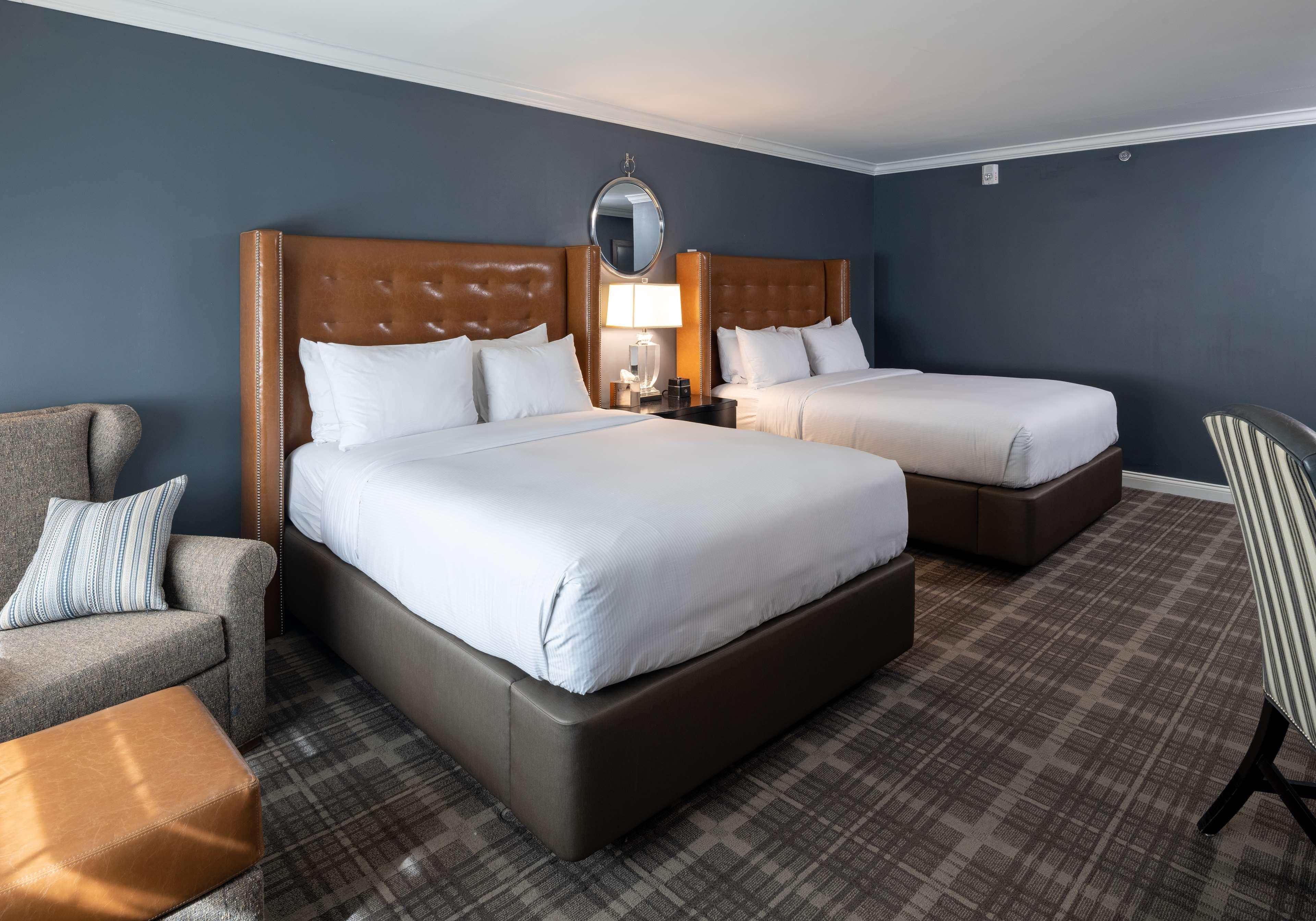 MARE, 2 QUEEN BEDS, ACCESSIBLE