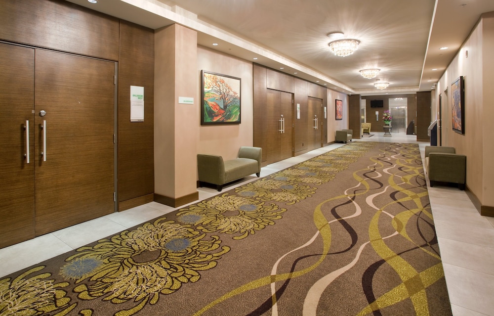 Holiday Inn Vancouver Centre 9/73