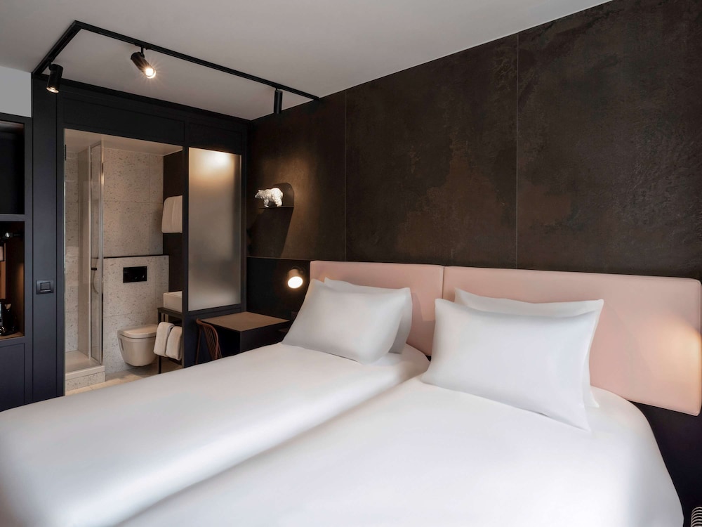 Tribe Paris Batignolles 13/67