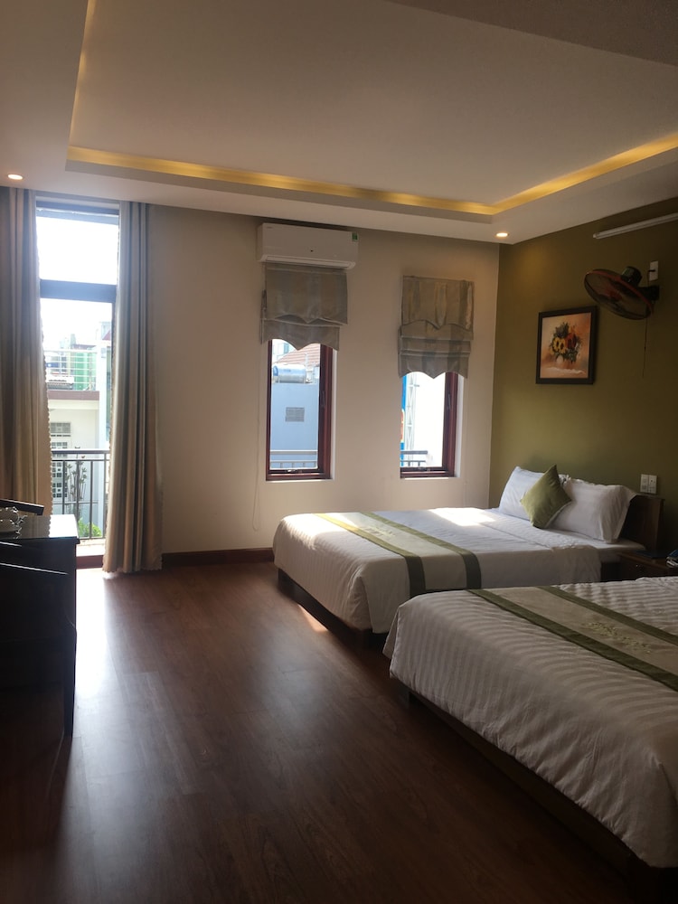 Phuong Quang Hotel 10/19