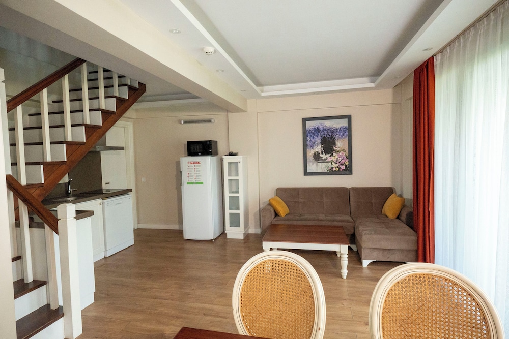 Cayir Cimen Tatil Evleri 38/65