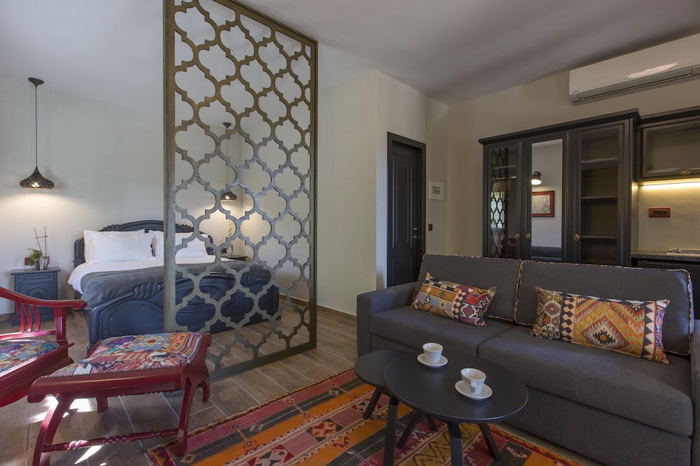 Anthemion Suites And Villas 30/50