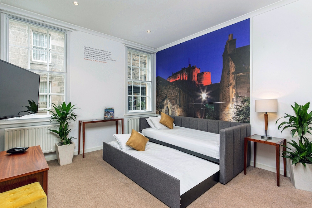 Stewart by Heeton Concept Aparthotel Edinburgh 21/60