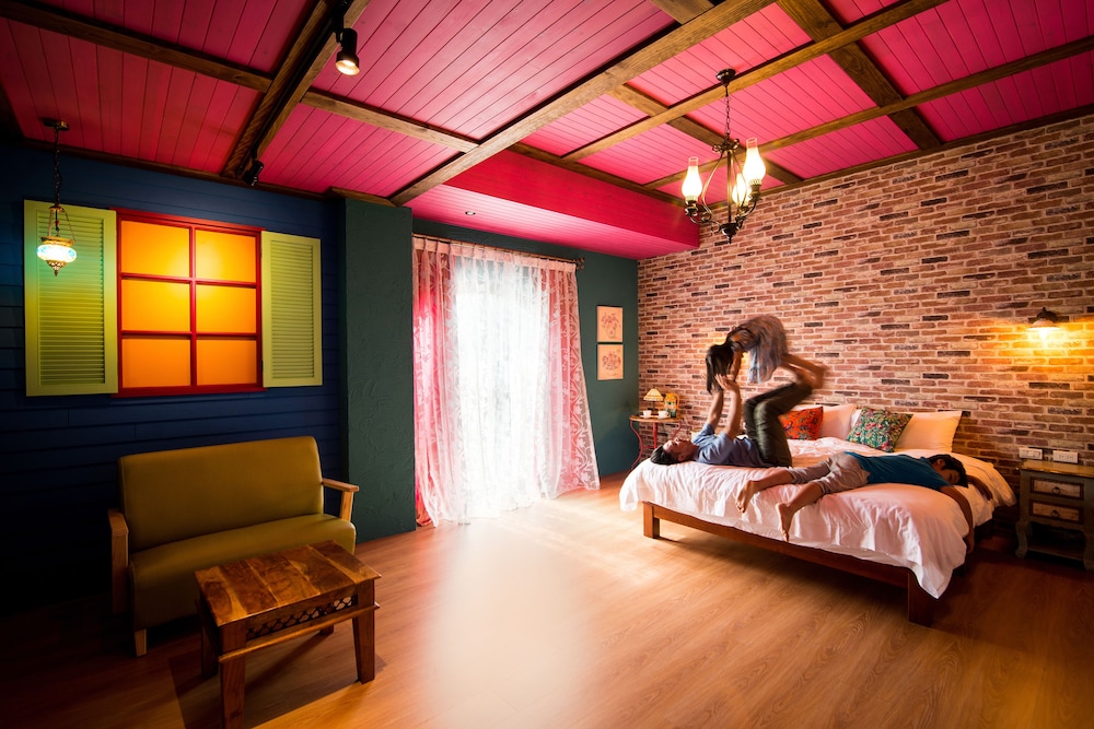 Fly Inn Yilan 30/60