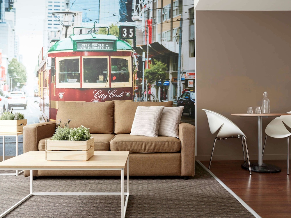 ibis Melbourne Hotel and Apartments 41/70