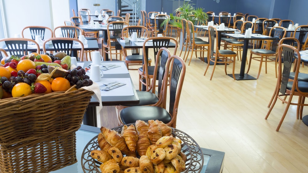 restaurant cafeteria