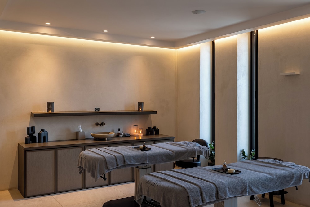 Aeonic Suites and Spa - Adults Only 12/50
