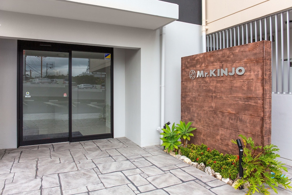 Mr.Kinjo Inn Uruma 2/33