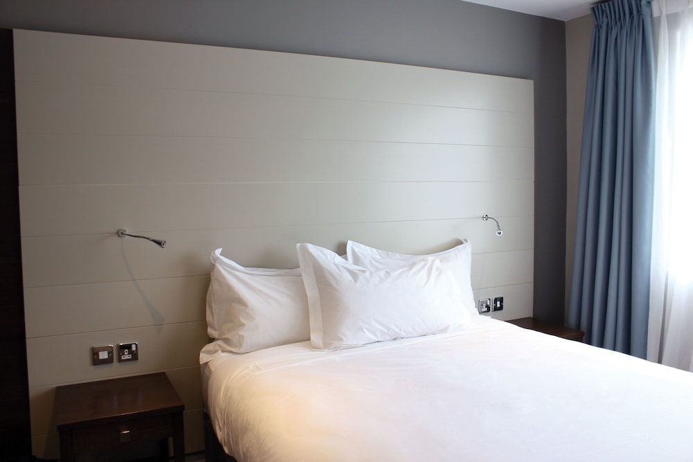 North Lakes Hotel And Spa 24/77