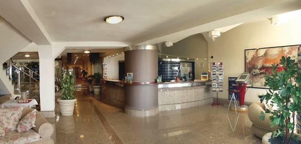 Lobby at Apartamentos Palm Garden, PAJARA