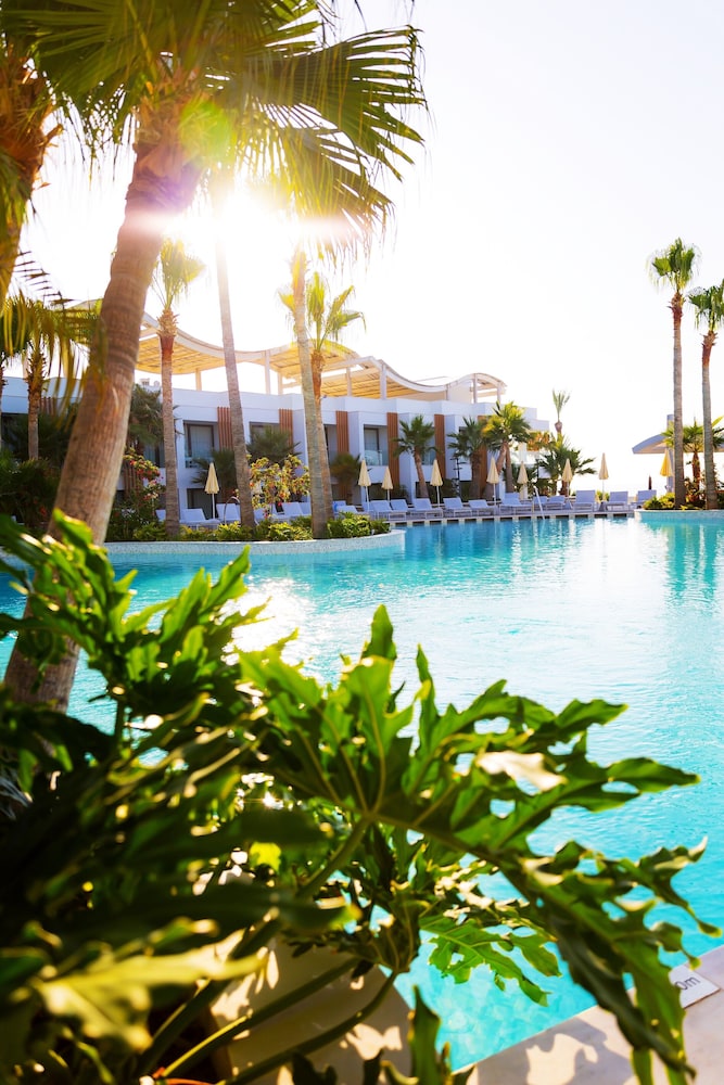 Radisson Beach Resort Larnaca 56/60