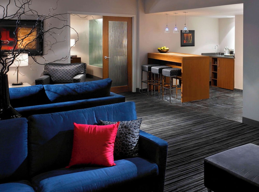 HYATT REGENCY VANCOUVER 35/72