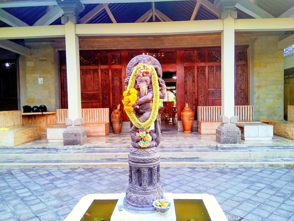 Nipuri Hotel 32/71