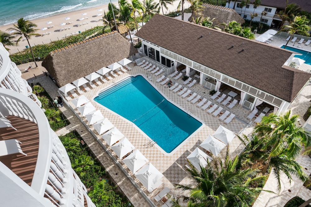 Beachcomber Oceanfront Resort Villas 9/71