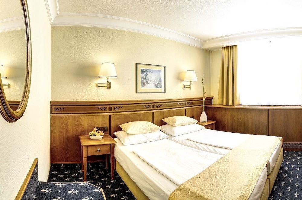 Hotel Mondschein 7/33