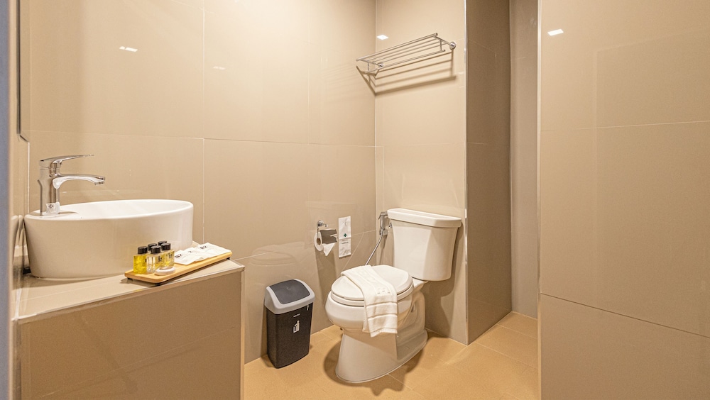 B2 Phitsanulok Premier Hotel 46/47