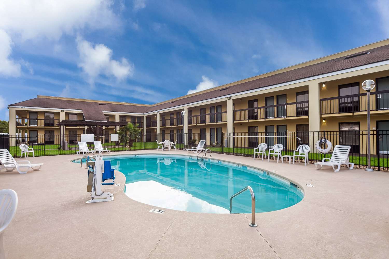 Quality Inn Coliseum 39/41