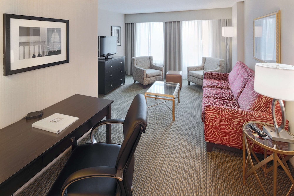 Hampton Inn & Suites Arlington Crystal City DCA 40/64