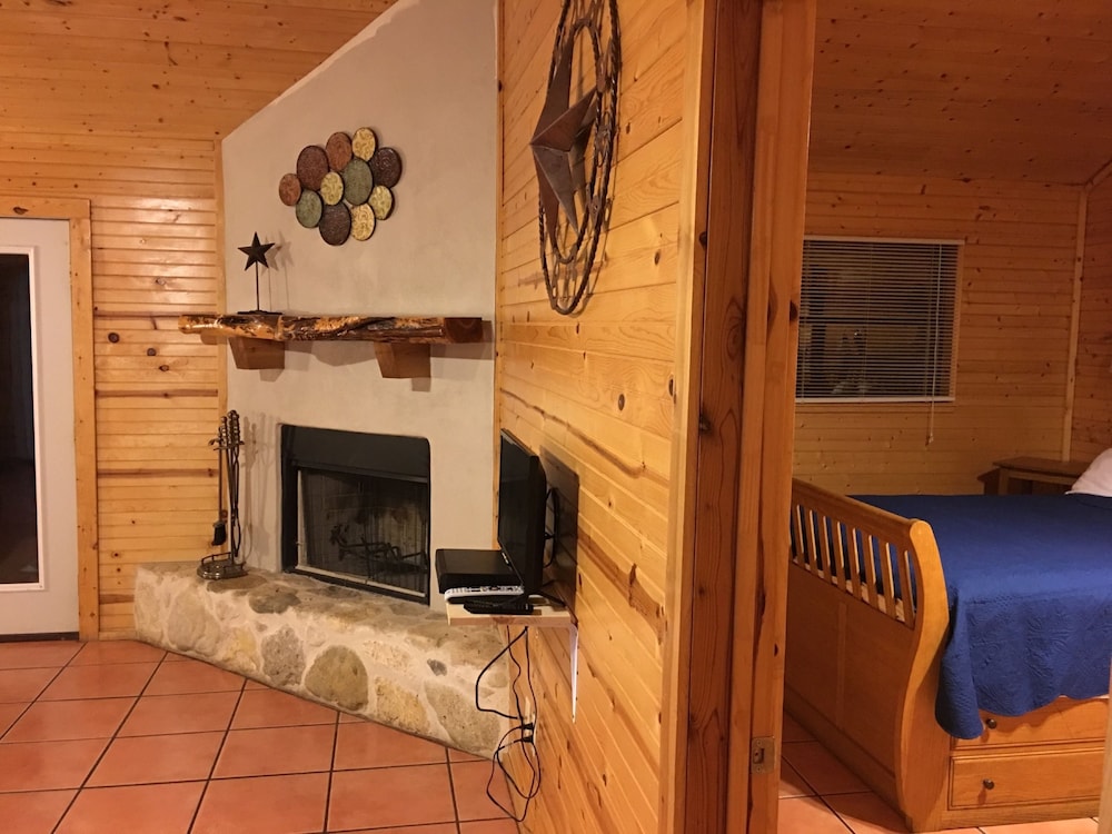 Frio Springs Lodges 29/50