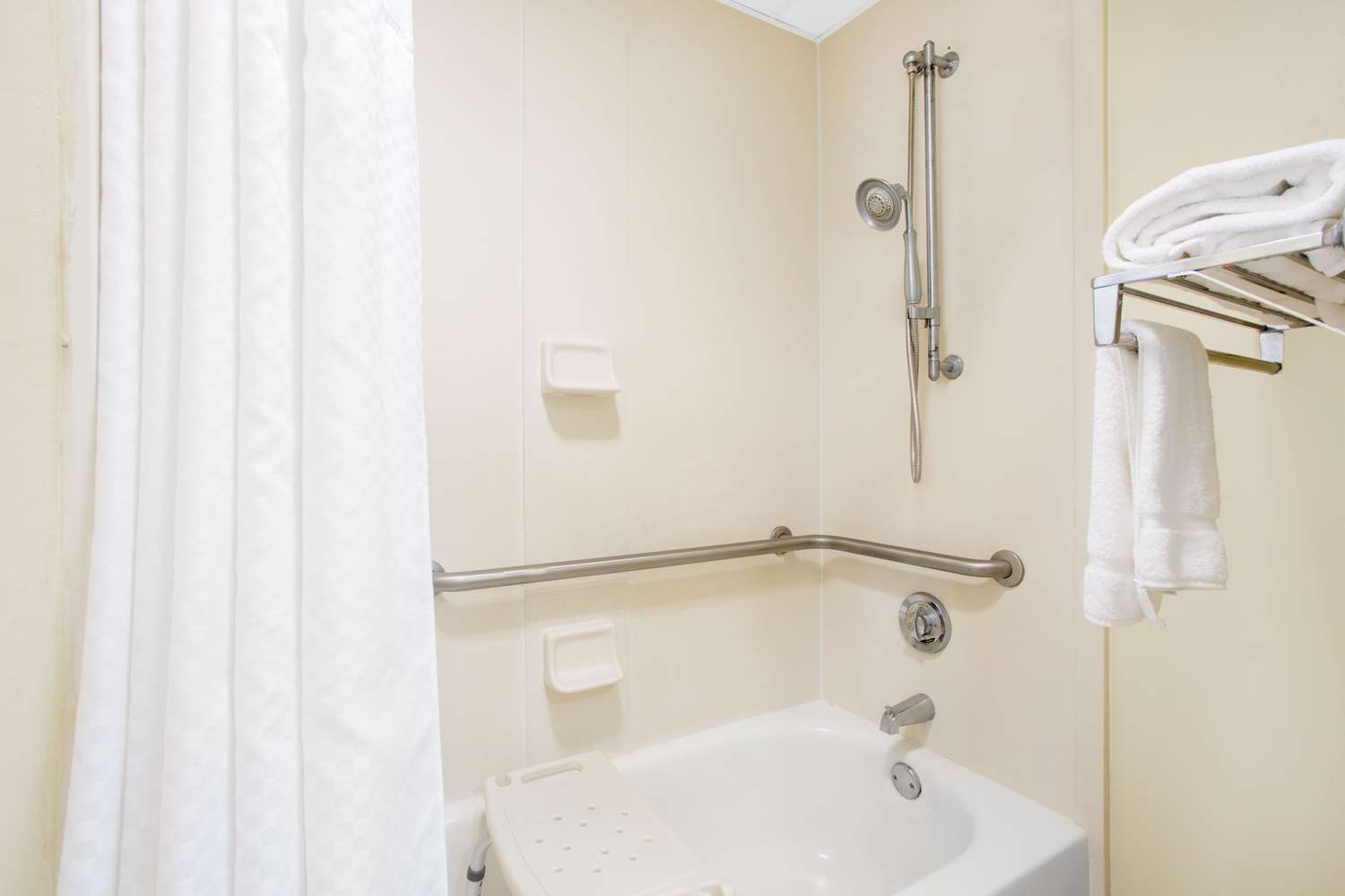 Days Inn by Wyndham Metter 24/25